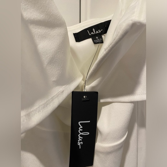 Lulus off the shoulder white jumpsuit size small - Picture 3 of 3